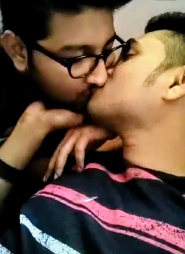 Indian gay blowjob video of a sexy desi couple kissing and sucking dick