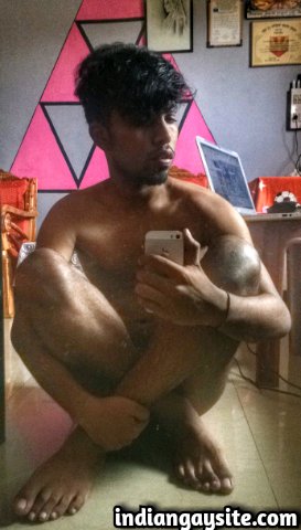 Indian Gay Porn: Sexy desi boy exposing his hot body in slutty and glamorous poses