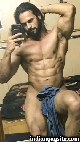 Indian Gay Porn: Sexy desi hunk showing off his hot and muscular naked body and teasing you