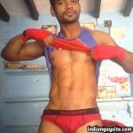 Naked desi hunk exposes his hot and muscular body