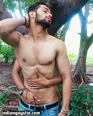 Desi Gay Sex Pics of Pakistani Outdoor Fuckers