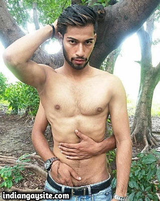 Desi Gay Sex Pics of Pakistani Outdoor Fuckers