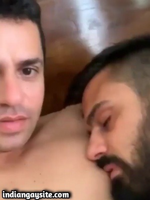 Desi Gay Porn Video of Wild Nipple Suck & Play