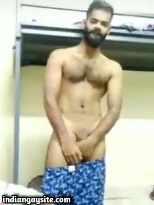 Naked Hairy Hunk Wanks Cock on Cam Show