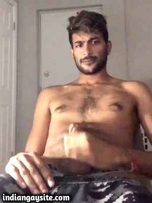 Gay cam video of horny guy's wank in online class