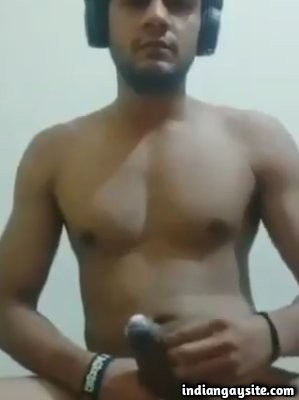 Big cock masturbation video of naked desi hunk