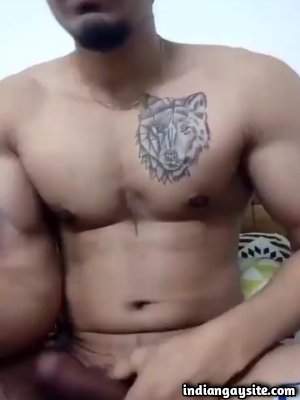 Cam wanking video of sexy nude Delhi hunk