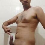 Big dick guy jerking off and teasing ass in nude pics