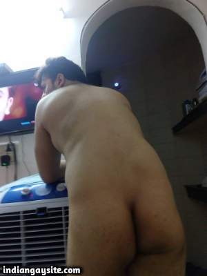 Naked Delhi guy showing off sexy body and stripping