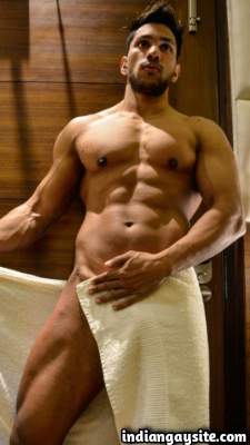 Naked desi hunks posing their bare bodies in pics