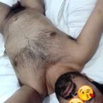 Naked sexy daddy teasing his hot body in pics